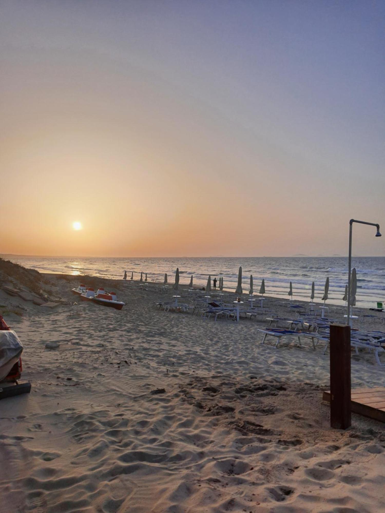Il Tramonto Sulle Dune Badesi Exterior photo